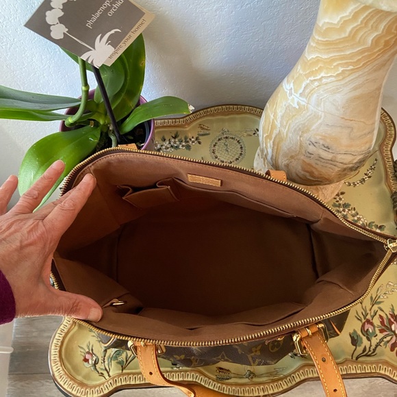 🎉Louis Vuitton 🎉Tivoli GM - Picture 9 of 16